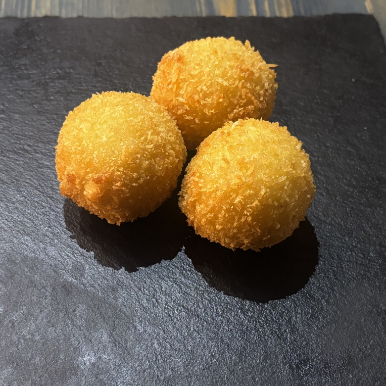 Шарики картофельные с сыром и ветчиной 3шт